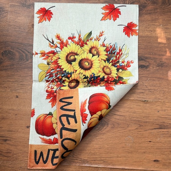 NIP FALL WELCOME FLAG. DOUBLE SIDED BURLAP 🎃 Pumpkins , Florals & Leaves - Picture 2 of 2